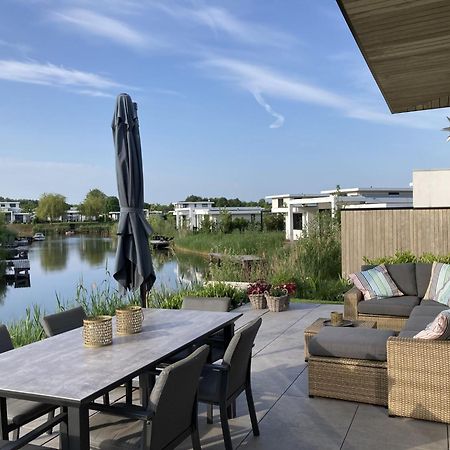 Family Villa With Garden And Jetty Zeewolde Exterior foto