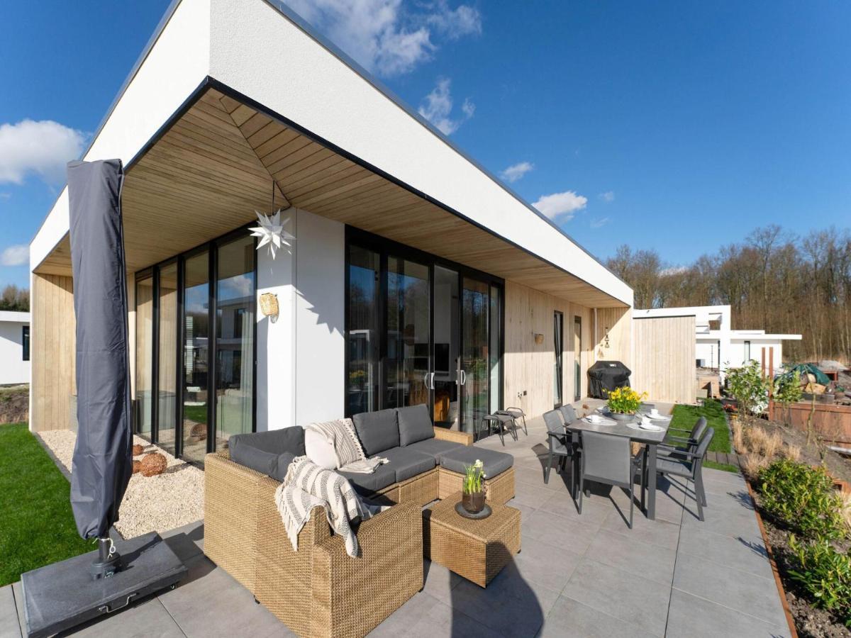 Family Villa With Garden And Jetty Zeewolde Exterior foto